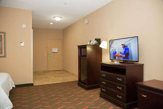 Images Hampton Inn & Suites Houston - Rosenberg