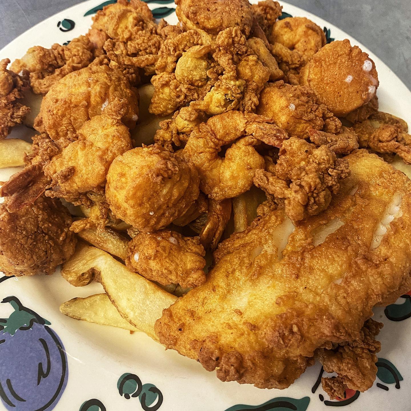 LePage's Seafood, 439 Martine St, Fall River, MA, Bars MapQuest