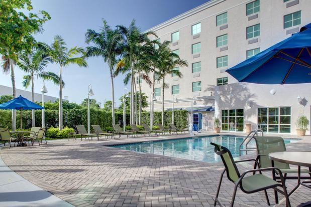 Images Holiday Inn Express & Suites Miami-Kendall, an IHG Hotel