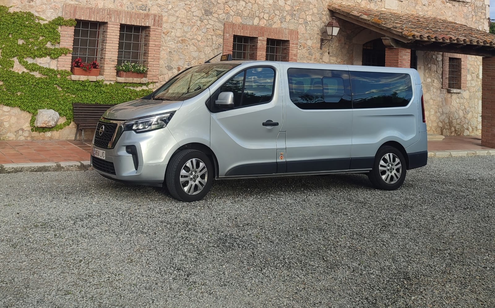 Images Taxi Aeropuerto de Girona - Taxis Nogues