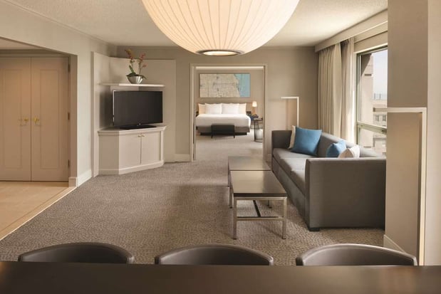 Images Hilton Chicago/Magnificent Mile Suites
