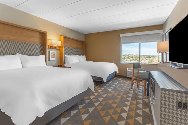 Images Holiday Inn Rockford(I-90&Rt 20/State St) by IHG