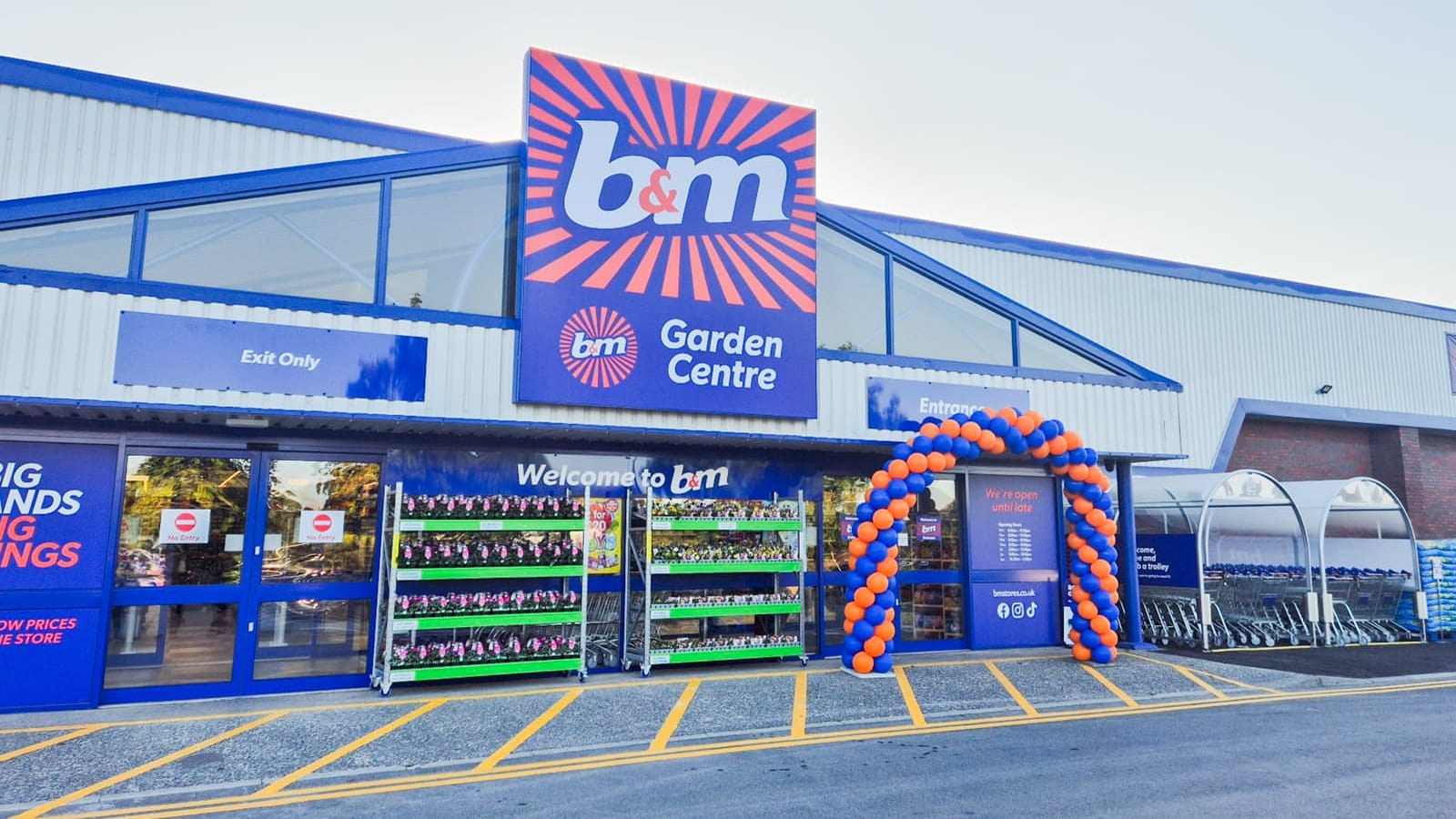 Carmarthen - Parc Pensarn Retail Park (937)
