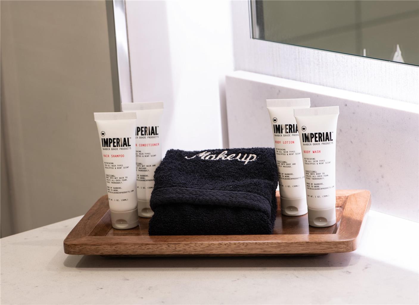 Guest room bath