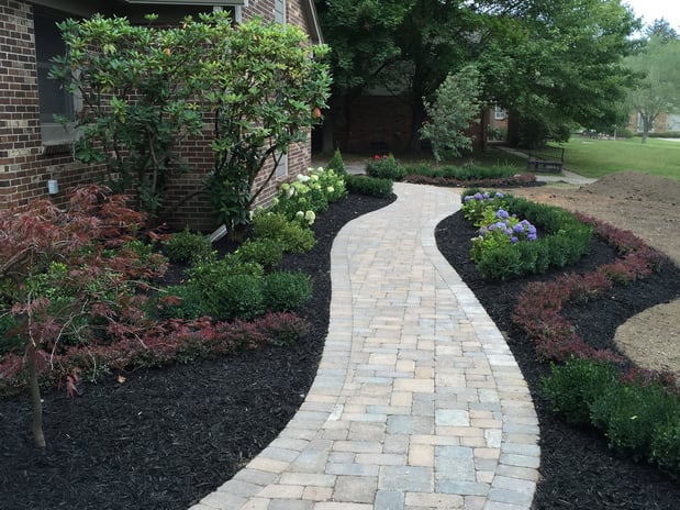 Images Hundich Landscape Services Inc.