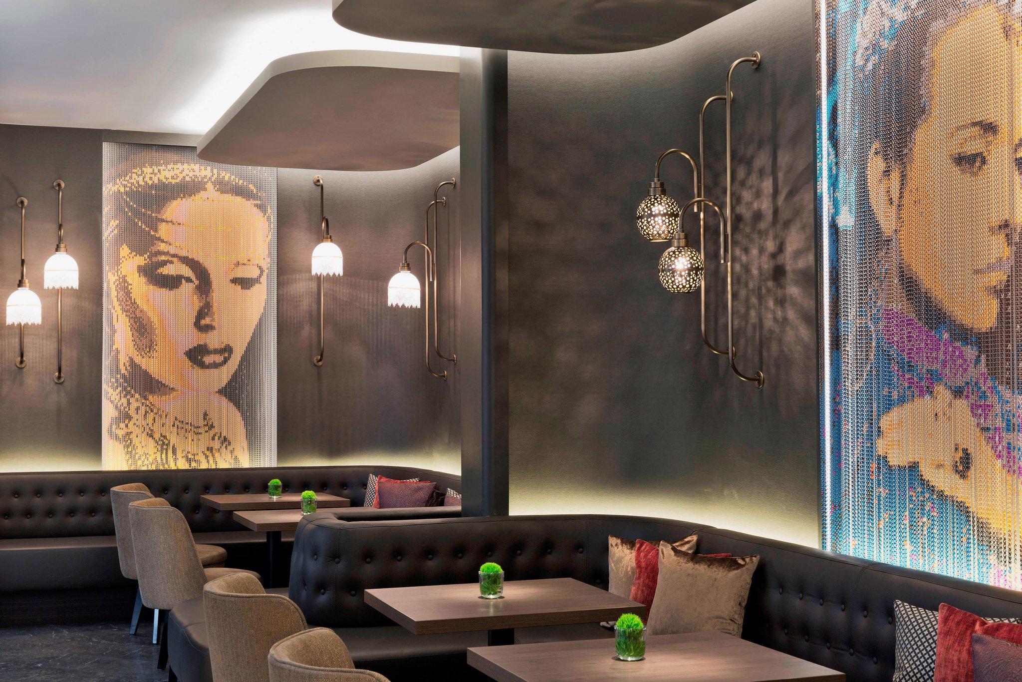 Renaissance Wien Hotel, Linke Wienzeile/Ullmannstrasse 71 in Vienna