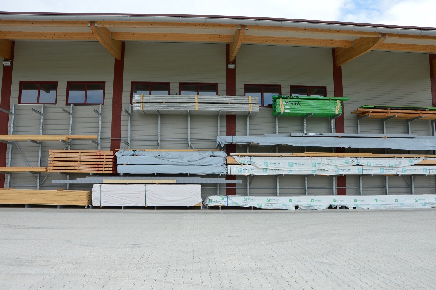 Singer Regale, Johann-Flitsch-Straße 8 in Bad Feilnbach