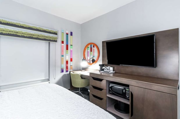 Images Hampton Inn Locust Grove