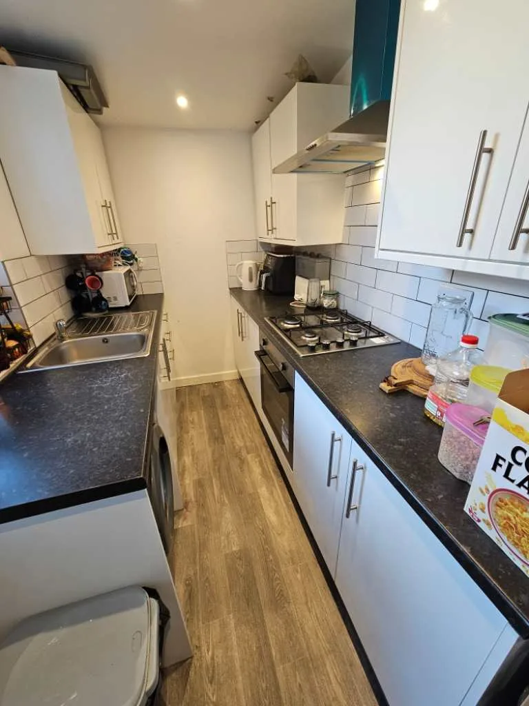 Images Deenobz Logistics and Cleaning Ltd