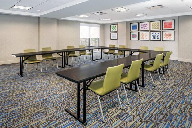 Images Holiday Inn Express & Suites South Portland by IHG