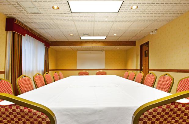 Images Candlewood Suites Grand Rapids Airport by IHG