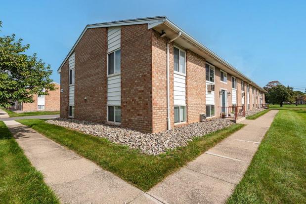Images Glenbrook Manor Apartment Homes
