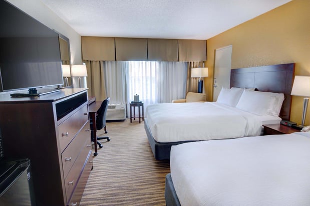 Images Holiday Inn St. Petersburg N- Clearwater by IHG