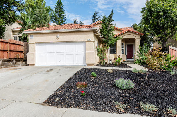 Images Amber Hom Realm Real Estate