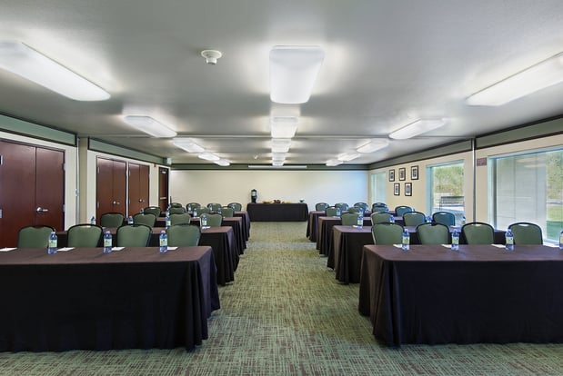 Images Oxford Suites Yakima