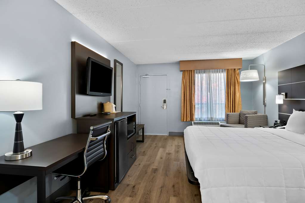 BW SureStay Plus Wilmington DE King