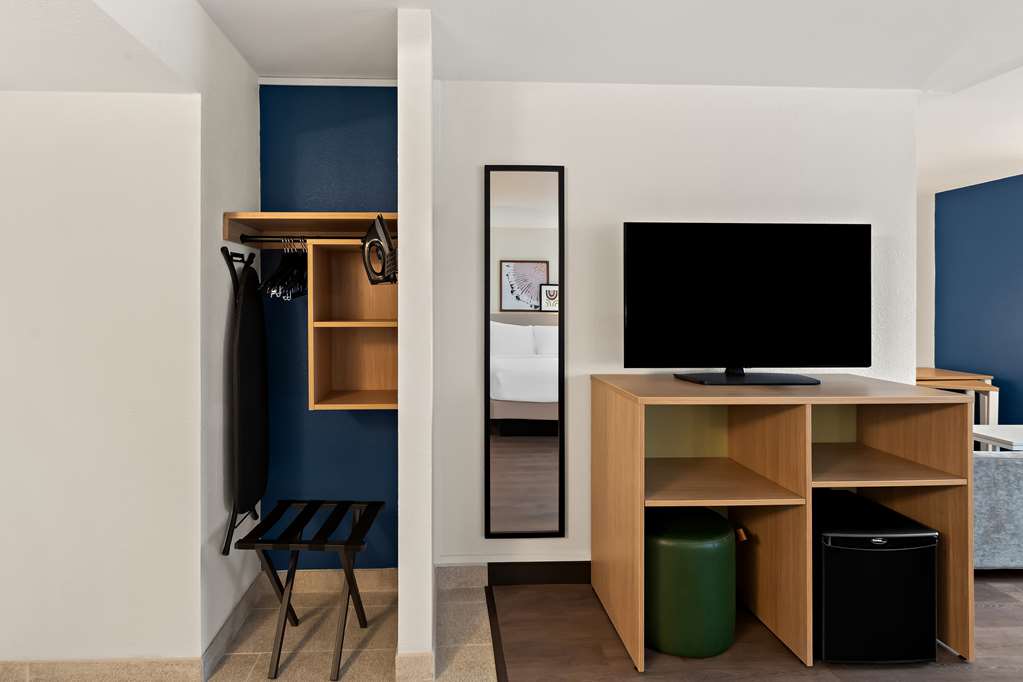 Guest room