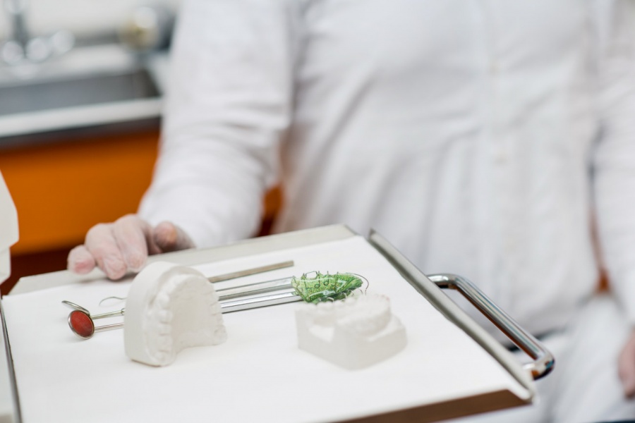 Dr. med. dent. Dietrich Kayser, Adlerstr. 2 in Lübeck