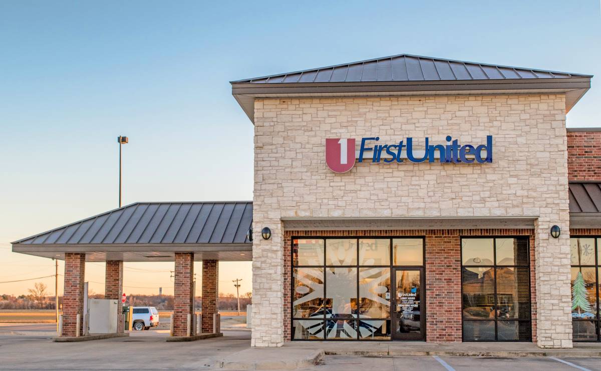 First United Bank - Pauls Valley Meridian - exterior