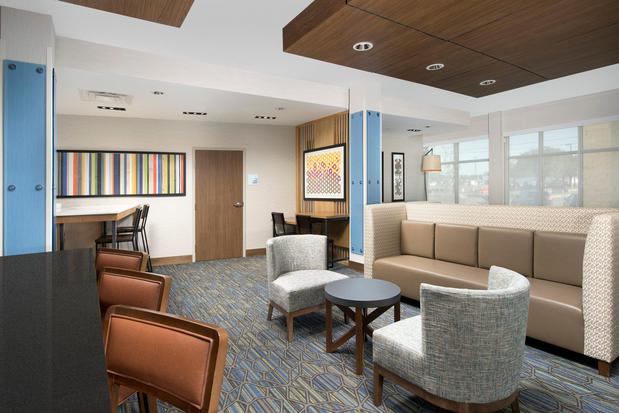 Images Holiday Inn Express & Suites San Antonio North - Windcrest by IHG
