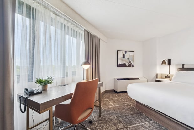 Images Crowne Plaza Lansing by IHG