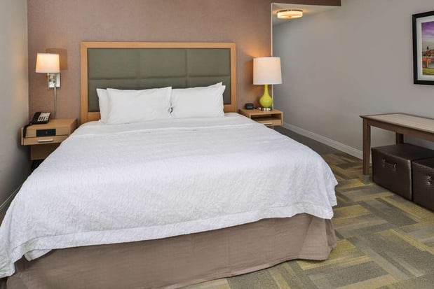 Images Hampton Inn & Suites Altoona-Des Moines