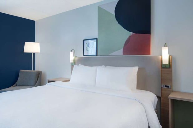 Images Spark by Hilton Rochester University Area