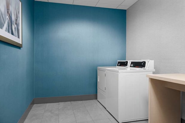 Images Hampton Inn & Suites ATL-Six Flags