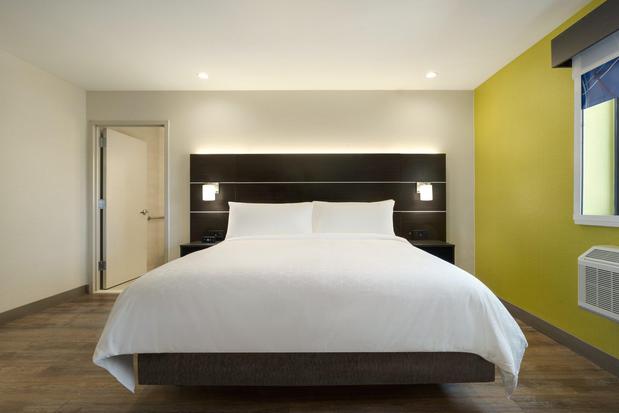 Images Holiday Inn Express Jamaica - Jfk Airtrain - Nyc by IHG