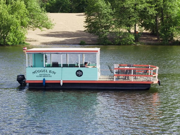Müggel Bay Floß auf dem Kleinen Müggelsee