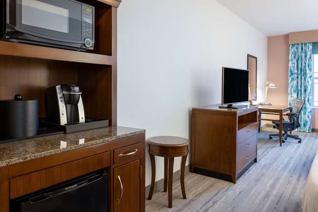 Images Hilton Garden Inn Roanoke