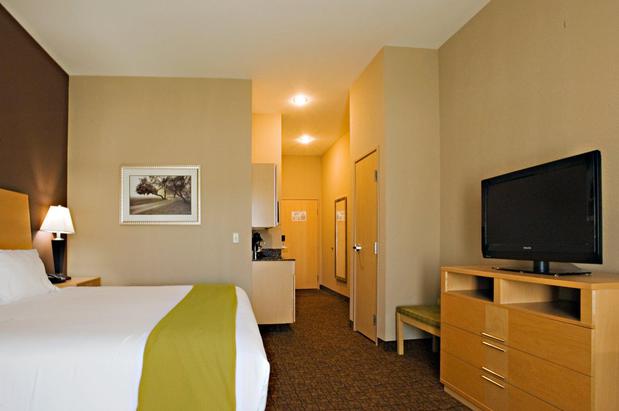 Images Holiday Inn Express & Suites Borger, an IHG Hotel