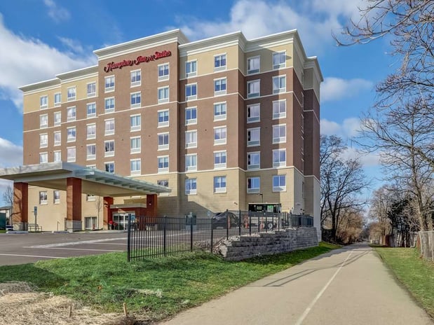 Images Hampton Inn and Suites by Hilton Cincinnati Midtown Rookwood