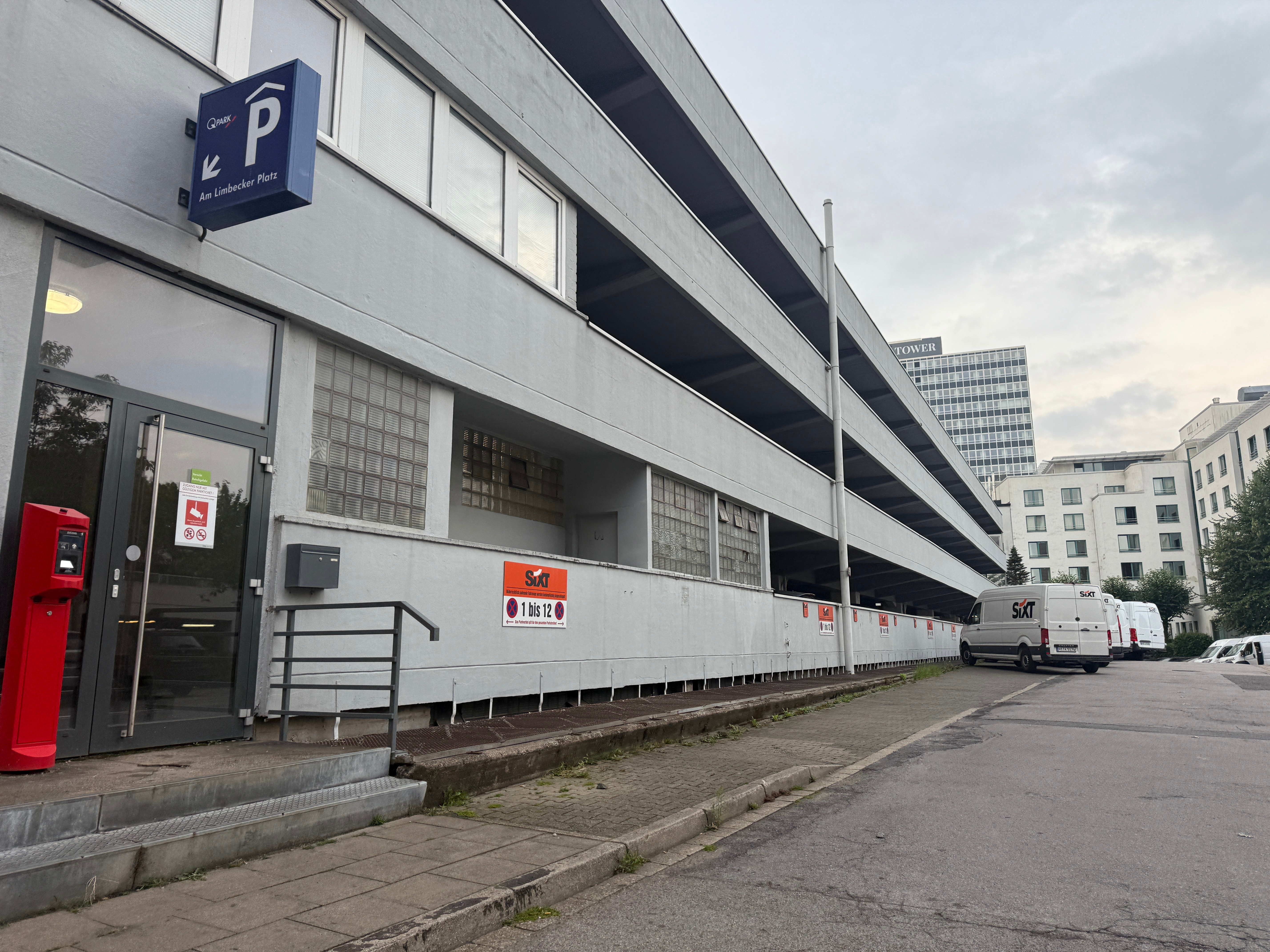 SIXT Auto- und Transportervermietung Essen Limbecker Platz, Ostfeldstr. 9 in Essen
