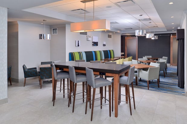 Images Holiday Inn Express & Suites St. Louis West-O'Fallon by IHG