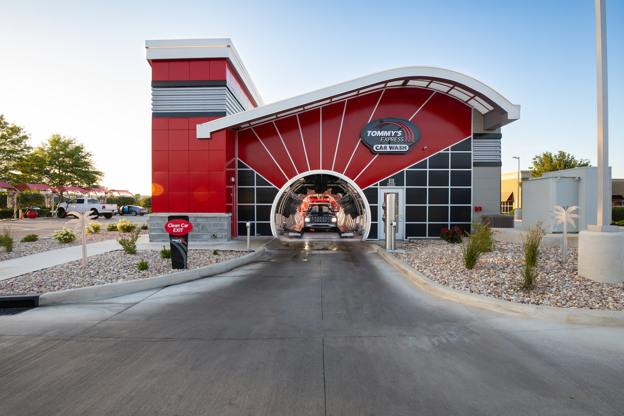 Tommy's Express Car Wash Image