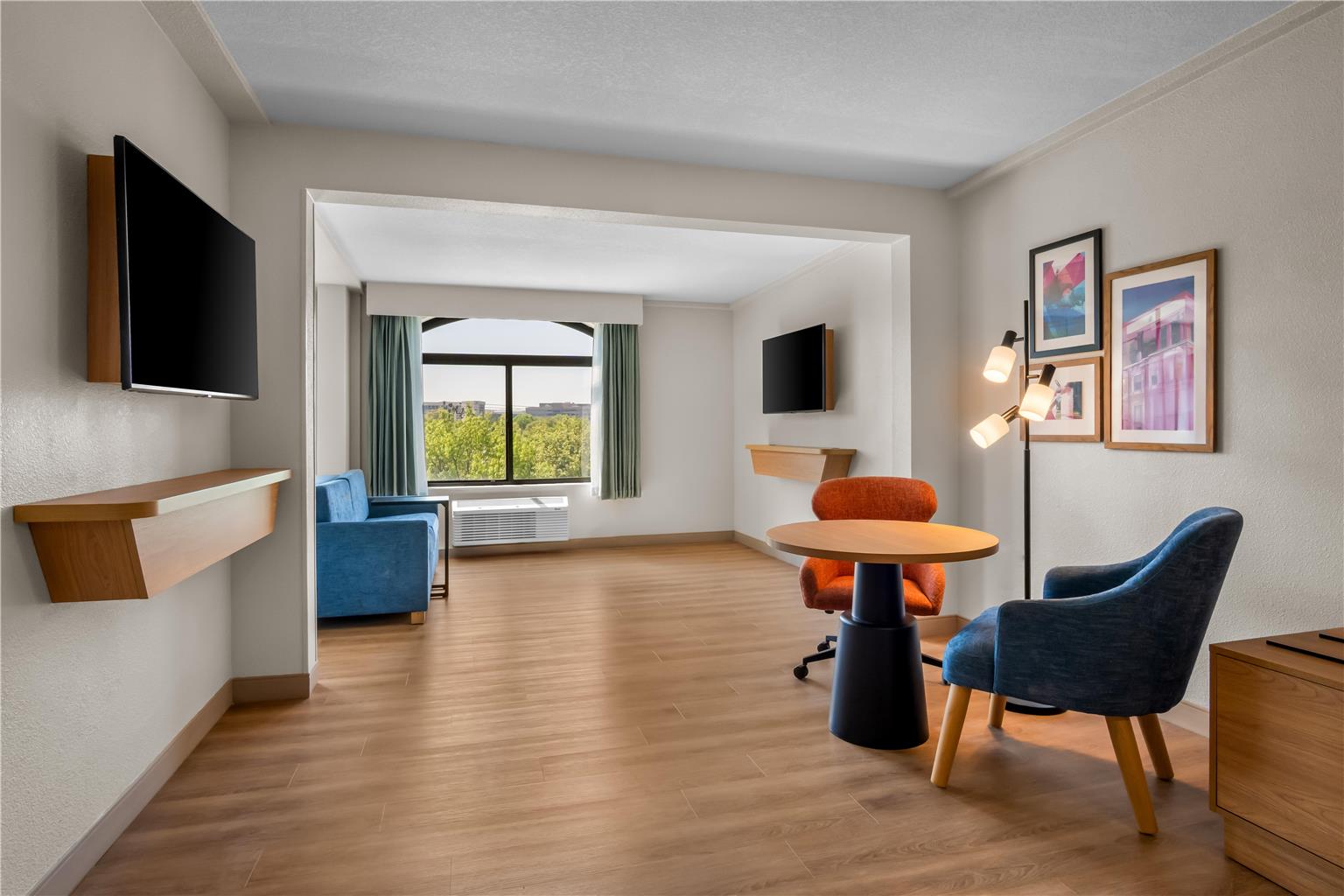 Guest room