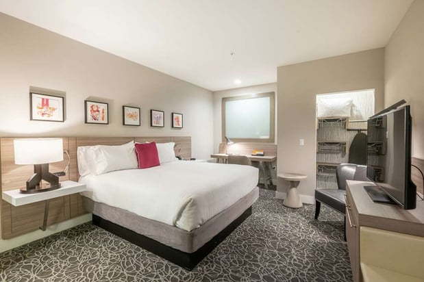 Images Hilton Garden Inn Wichita Downtown