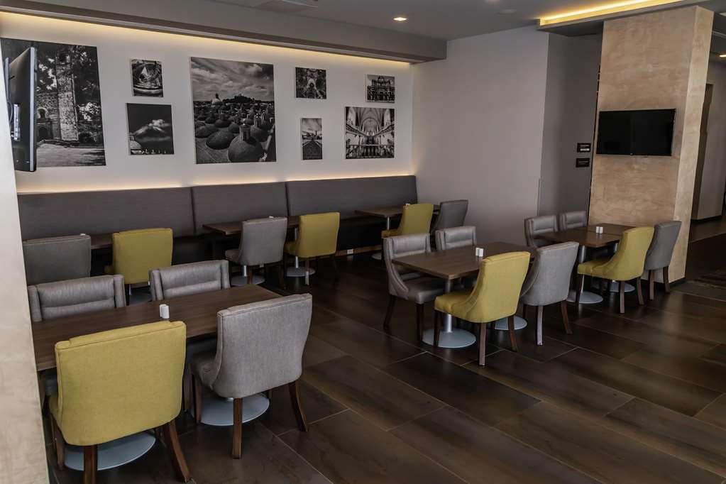 Images Hampton Inn & Suites by Hilton Puebla