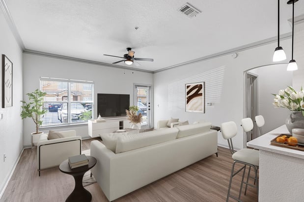 Images Halston World Gateway Apartment Homes