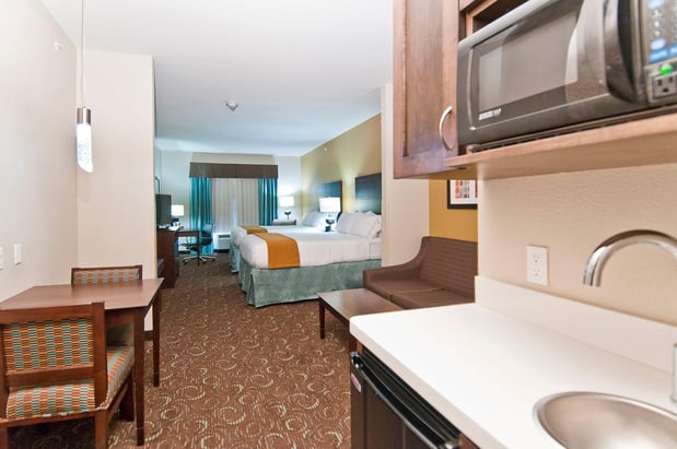 Images Holiday Inn Express & Suites San Antonio - Frost Bank Ctr by IHG