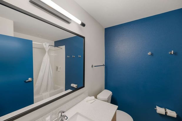 Images Spark by Hilton Midland South