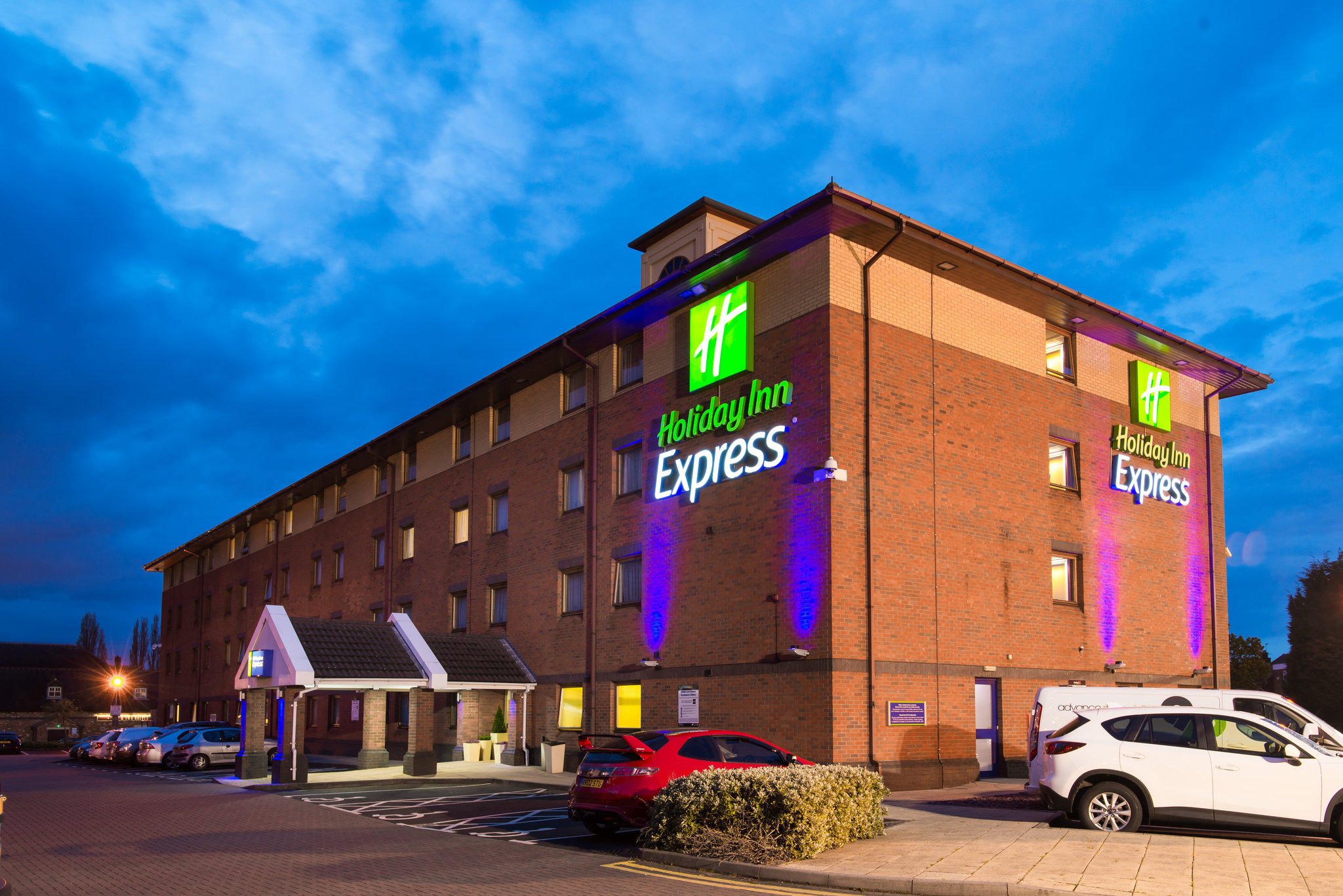 Images Holiday Inn Express Birmingham - Oldbury, an IHG Hotel