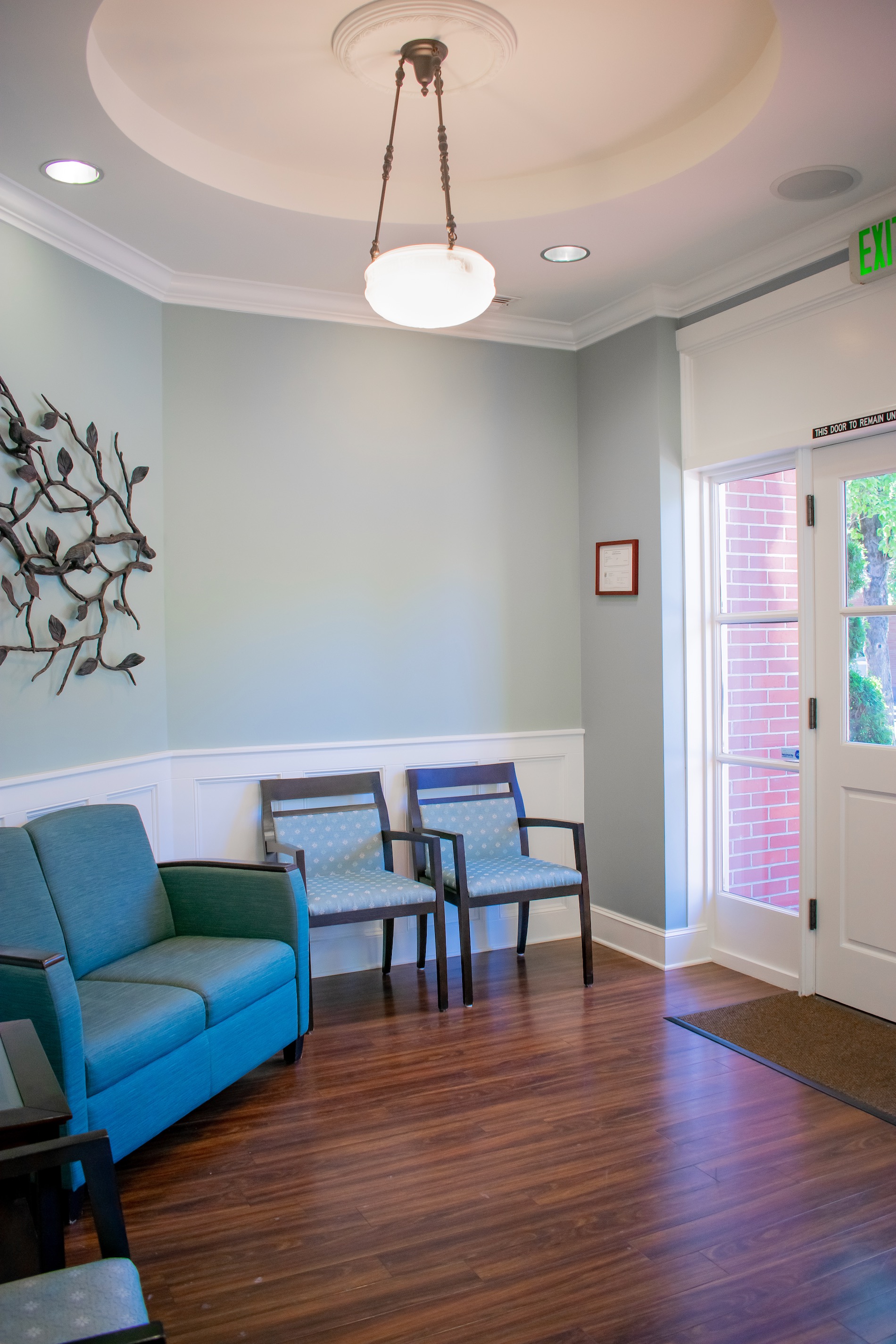 Access Endodontics LLC, located in Oregon City, OR, the practice of Dr. Marat Tselnik limited exclusively to endodontic services. Dr. Marat Tselnik is a specialist member of the American Association of Endodontists and a Board-Certified Diplomate of the American Board of Endodontics. Dr. Tselnik and his highly trained staff provide the highest standard of professional care in a friendly, comfortable environment.
By referring you to an endodontic specialist, your family dentist demonstrates a personal concern for the quality of your dental care. Dr. Marat Tselnik utilizes cutting-edge technology and state-of-the-art microsurgical techniques to provide unsurpassed quality in a compassionate environment of professionalism and clinical excellence. At Access Endodontics, we strive to exceed your expectations.