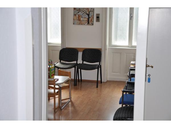 Dr. Johannes Königseder, Landstraßer Hauptstraße 147/9/1. Stock - Lift in Wien