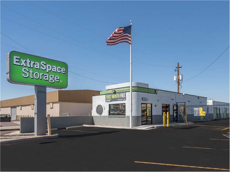 Beauty Image - Extra Space Storage at 2816 W Thomas Road, Phoenix, AZ 85017