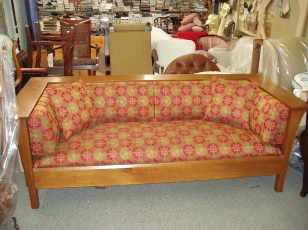 Images Leo's Furniture & Upholstery Inc