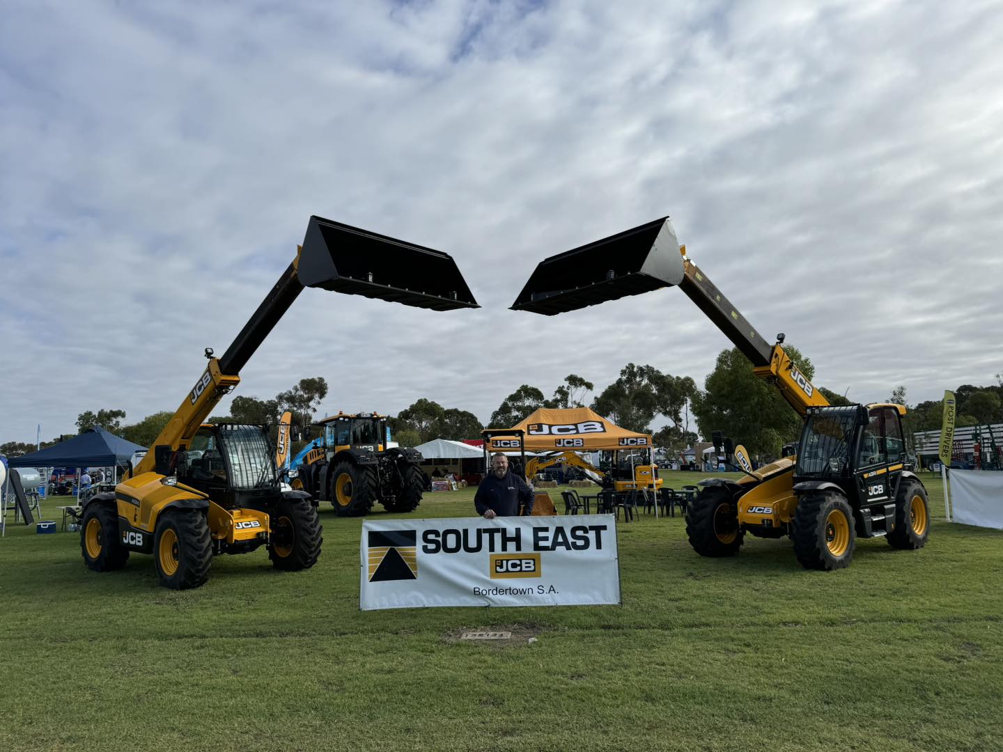 Images South East JCB