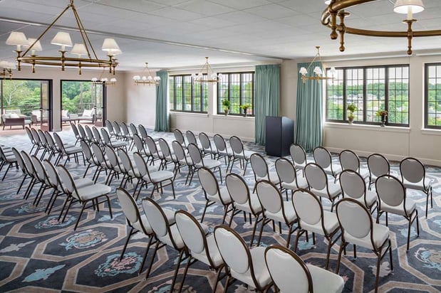 Images Graduate by Hilton Charlottesville