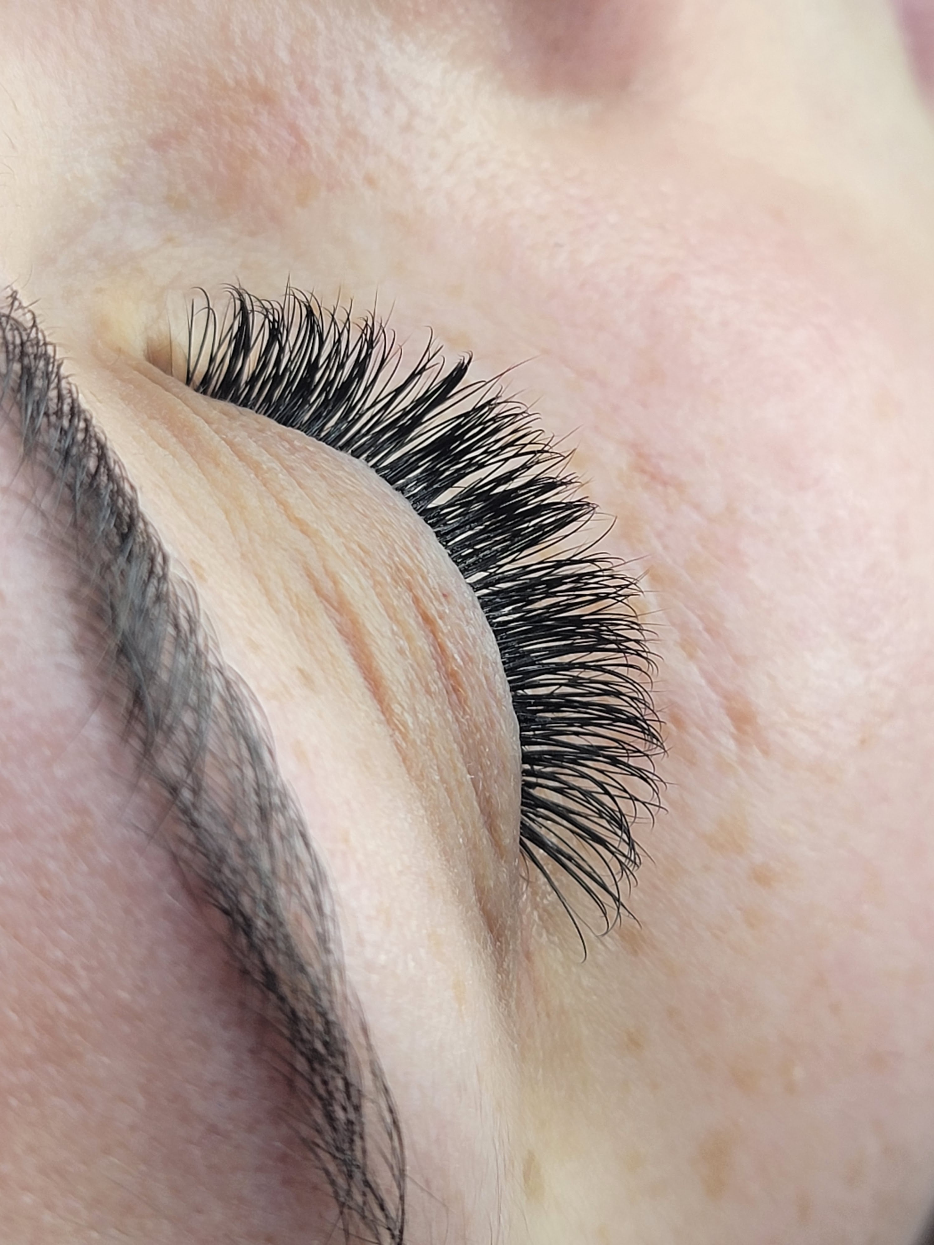 Images Lashista - Formation cils - Pose de cils - Produits de cils Longueuil